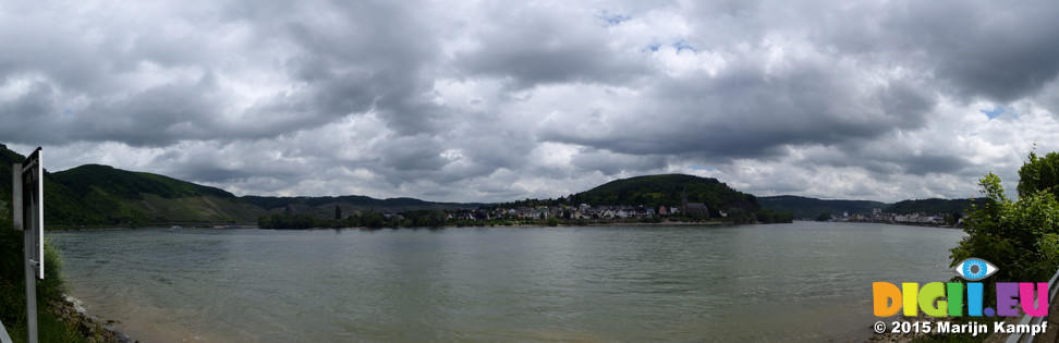 FZ016322-53 View over Rhine during lunch near Boppard